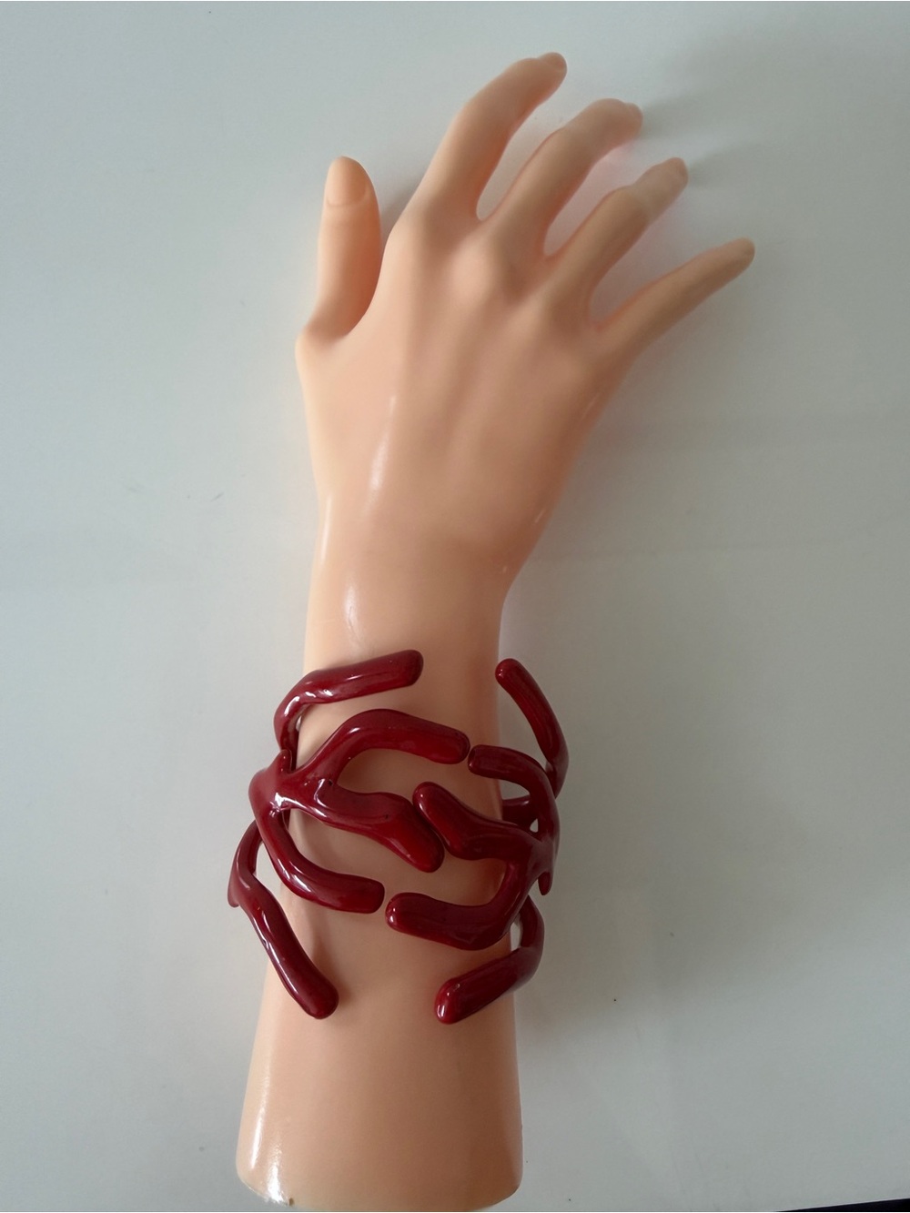 ANGELA CAPUTI Hinged Resin Coral Bracelet Bangle Bracelet - Red